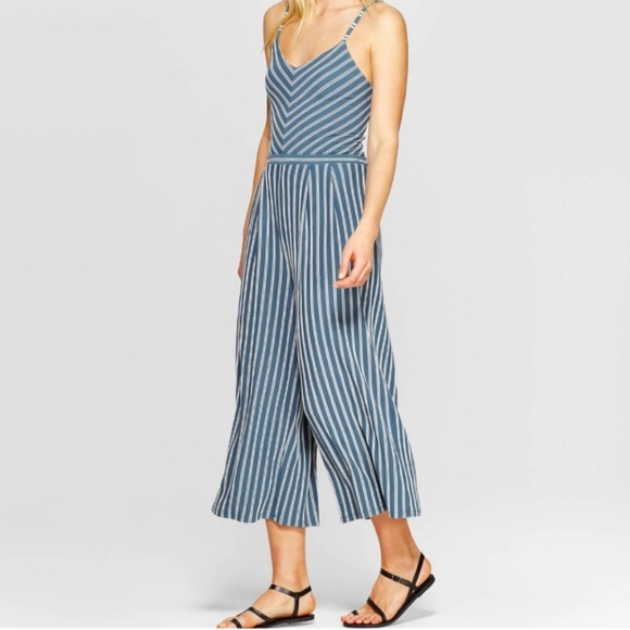 Xhilaration Pants - Xhilaration Wide Legged Cropped Blue/White Striped Jumpsuit/Romper Size Small